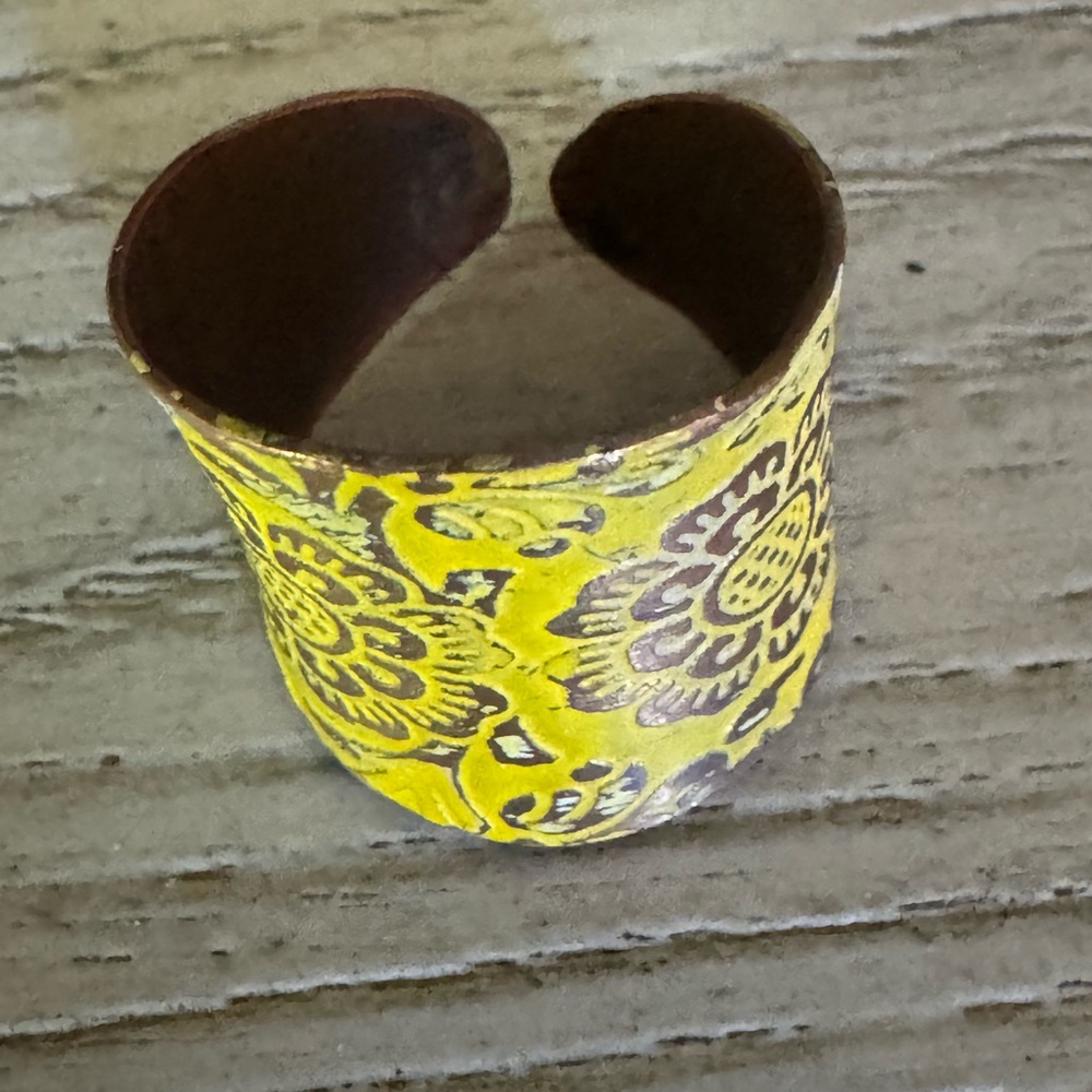 Elegant Yellow Floral Ring
